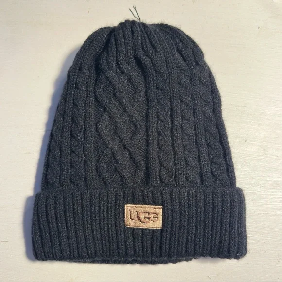 UGG Men's Black Knit Beanie Unisex - Picture 2 of 8